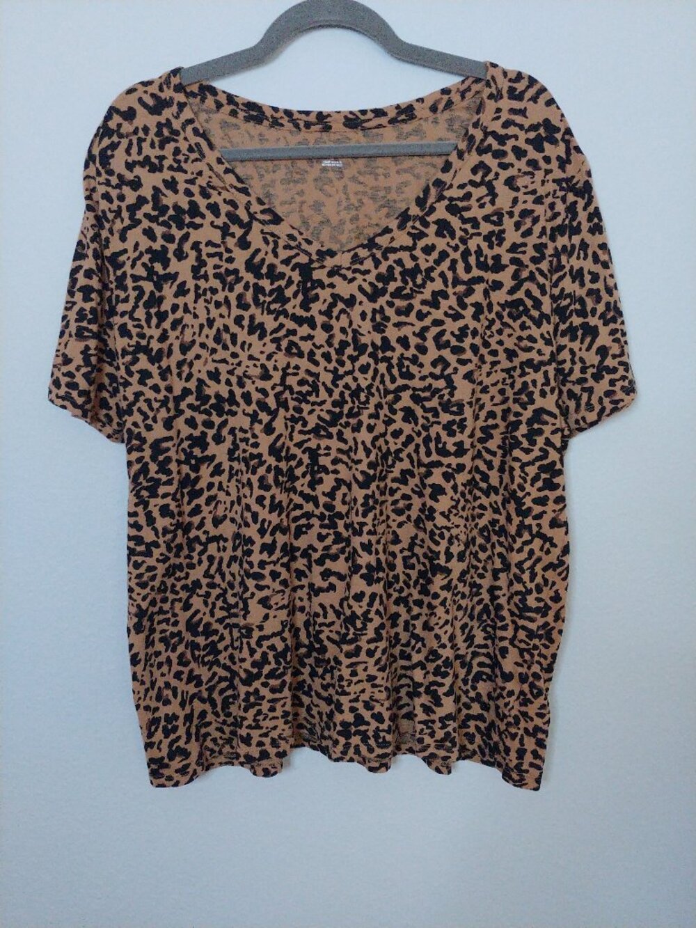 Ava & Viv Cheetah Print V-Neck Cotton T-Shirt